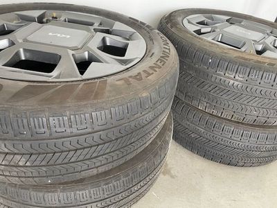 Tires with KIA Rims Like New