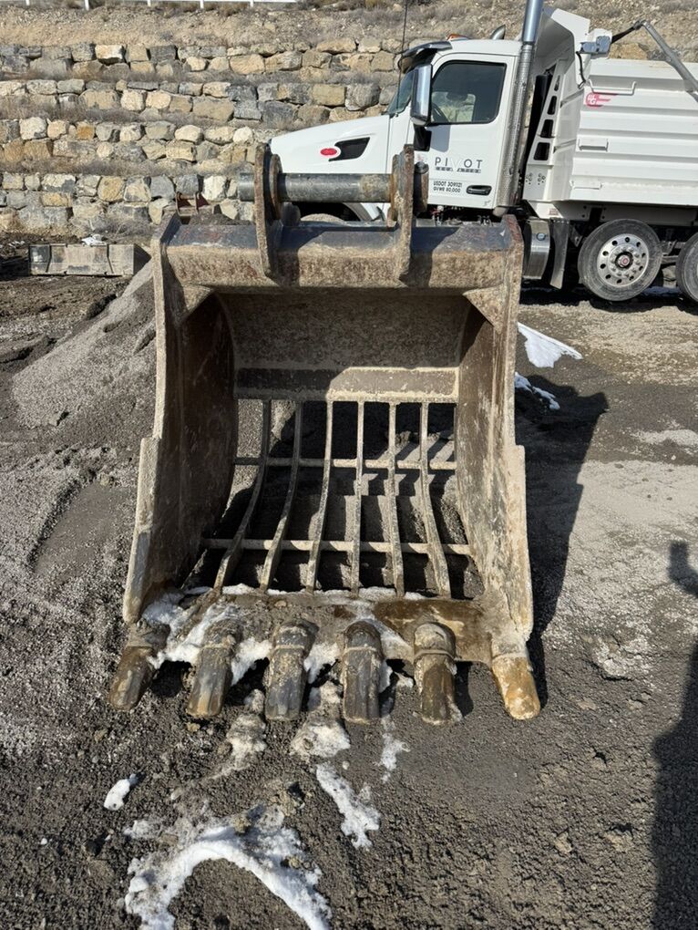 Excavator Skeleton Bucket