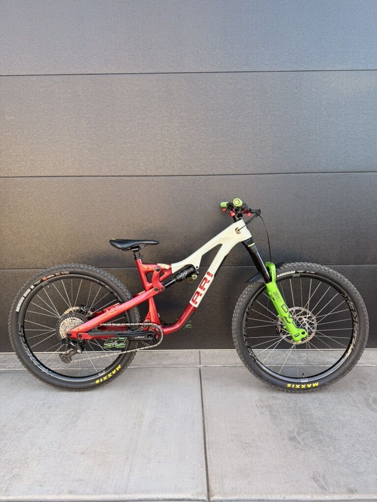 Ari (Fezzari) La Sal Peak  Large 2025 Custom Build