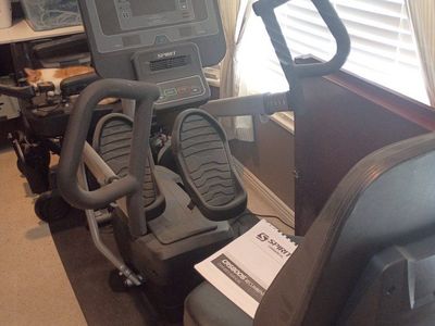 Spirit Commercial CRS800S Recumbent Stepper