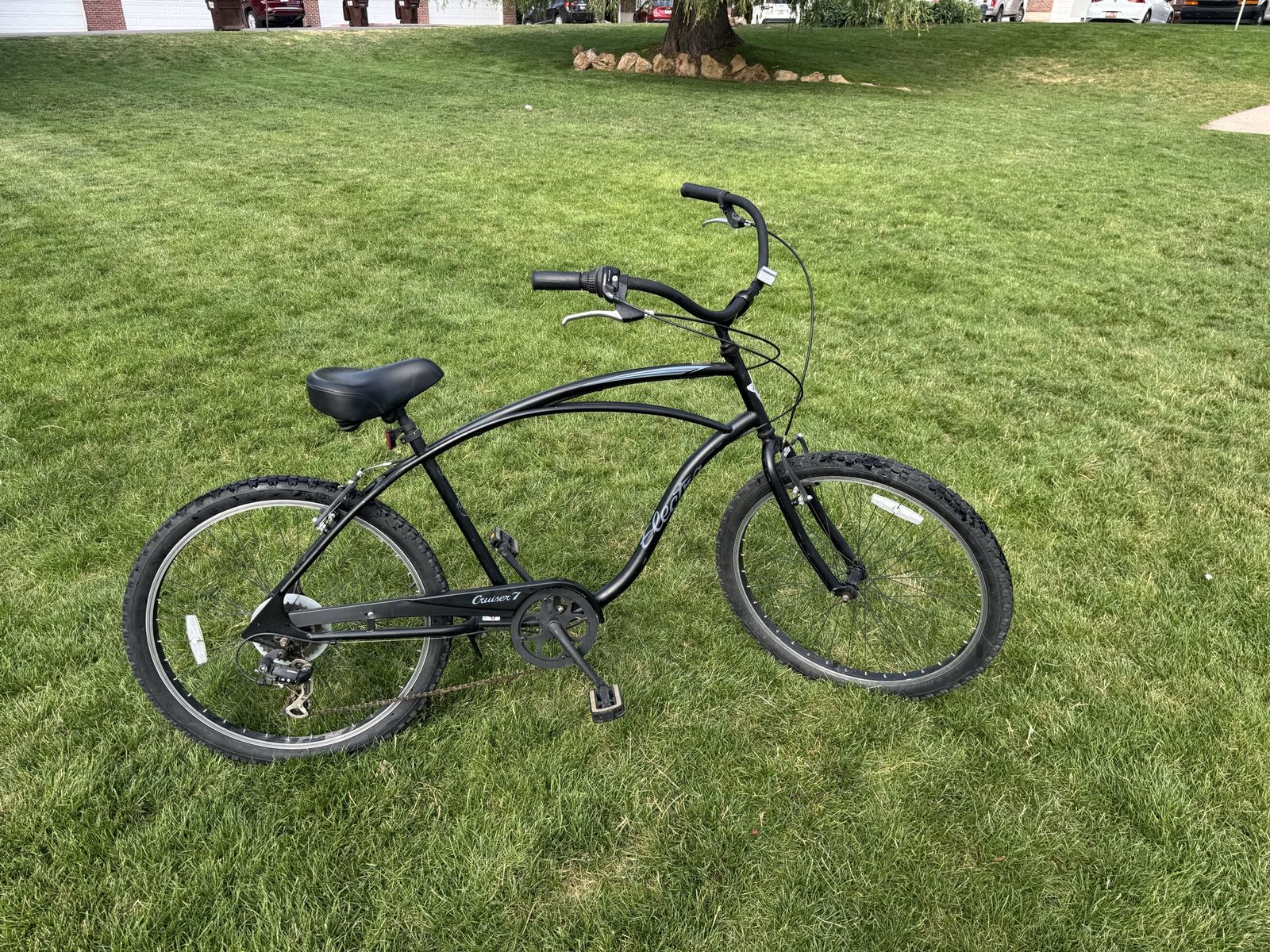 Electra Cruiser 7 Black 7-Speed Beach Cruiser Bicycle Ready to Ride. 