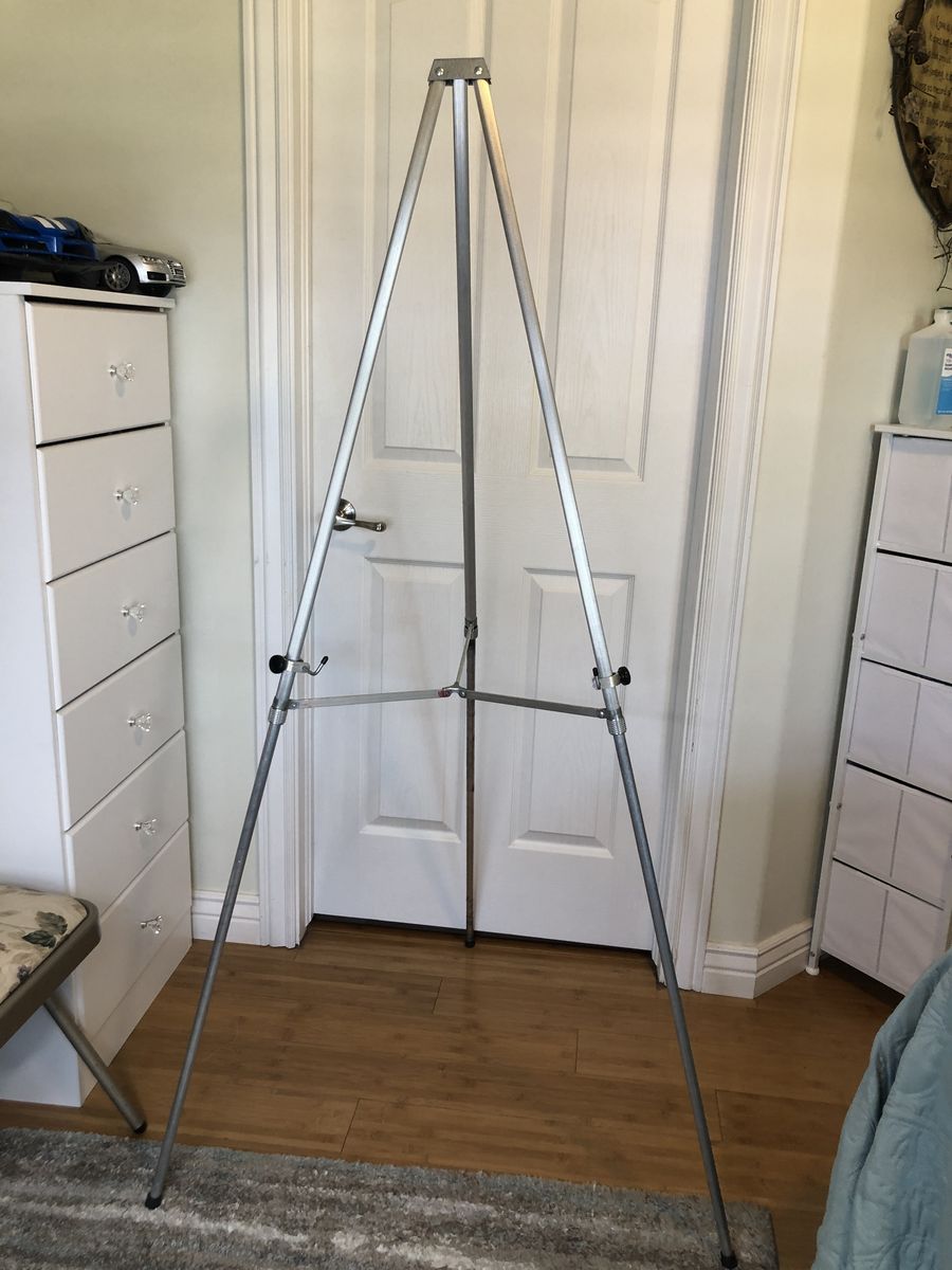 Adjustable Metal Easel