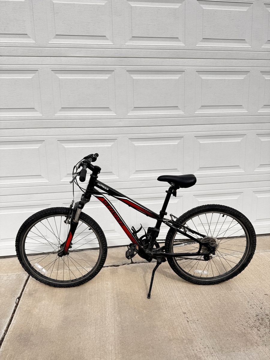 Specialized Hotrock 24” youth Mountain Bike - Black/Red