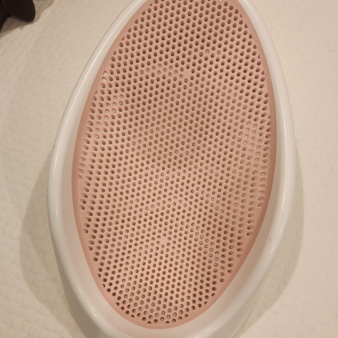 Pink tub baby seat