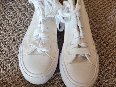 Wonder Nation Kids White Canvas High-Top Sneakers Size 3 with Memory Foam