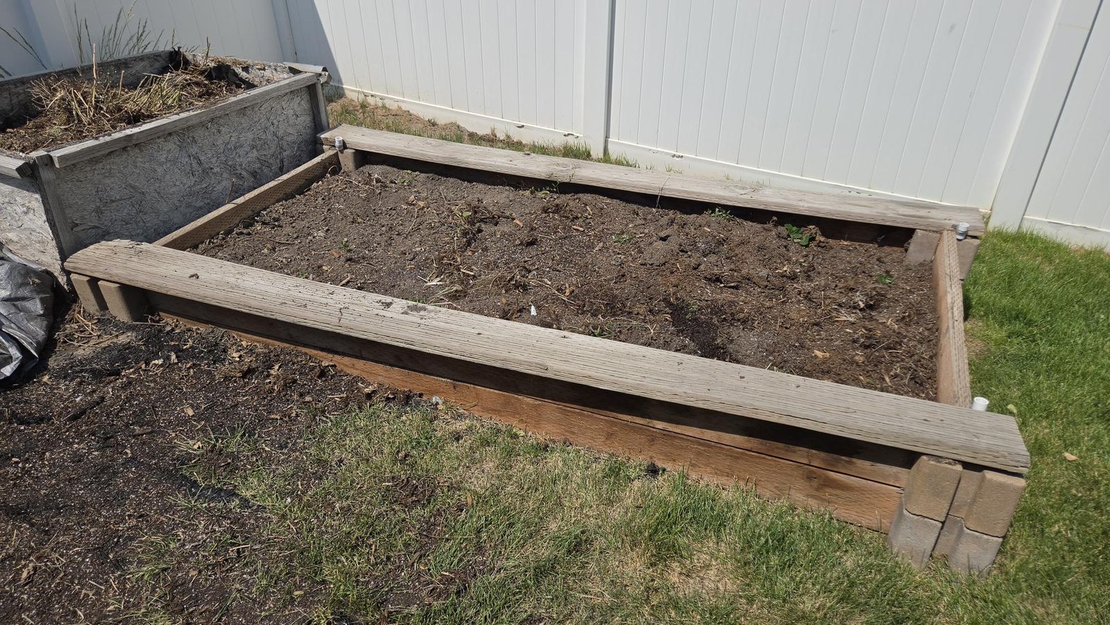 Free one 4' x 8' Wood planter with good top soil from fruit cultivation