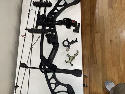Hoyt Torrex Compound Bow - Black, Right Hand, Hunting Ready