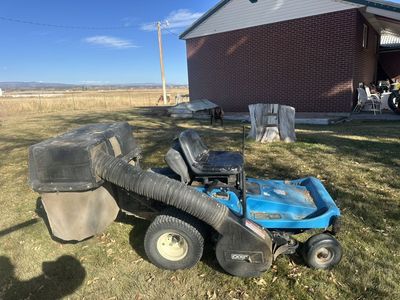 Dixon Zero Turn Mower With Grass Catcher