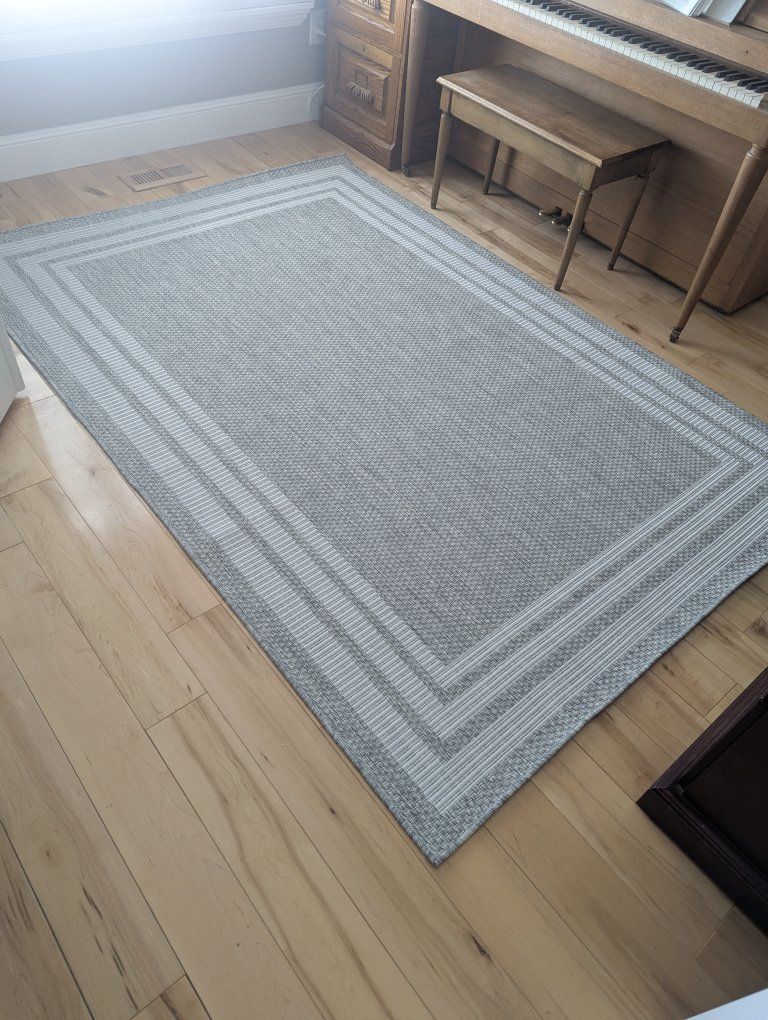 2 Area Rugs