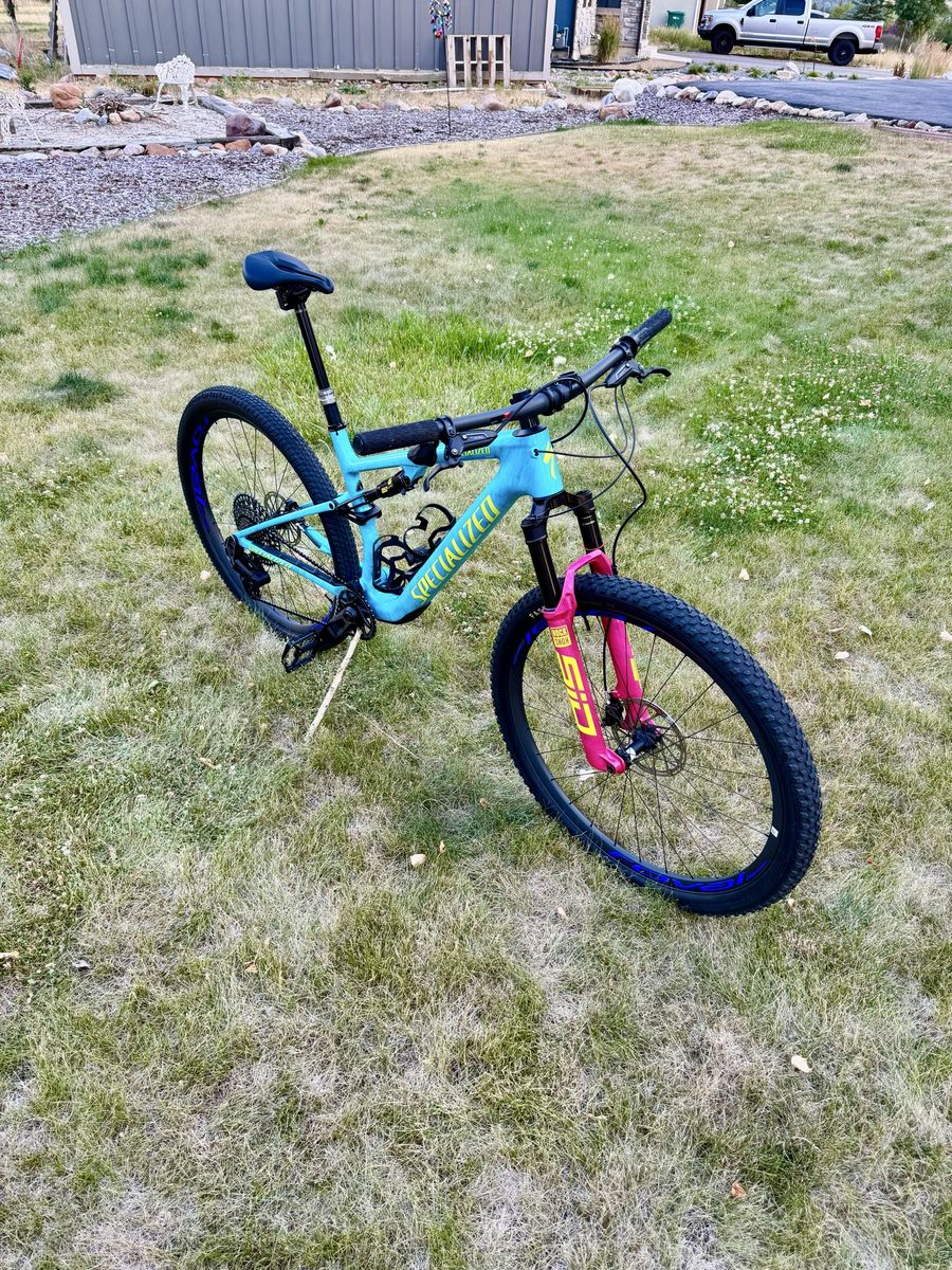 Specialized 2025 Epic 8 Pro LTD Excellent