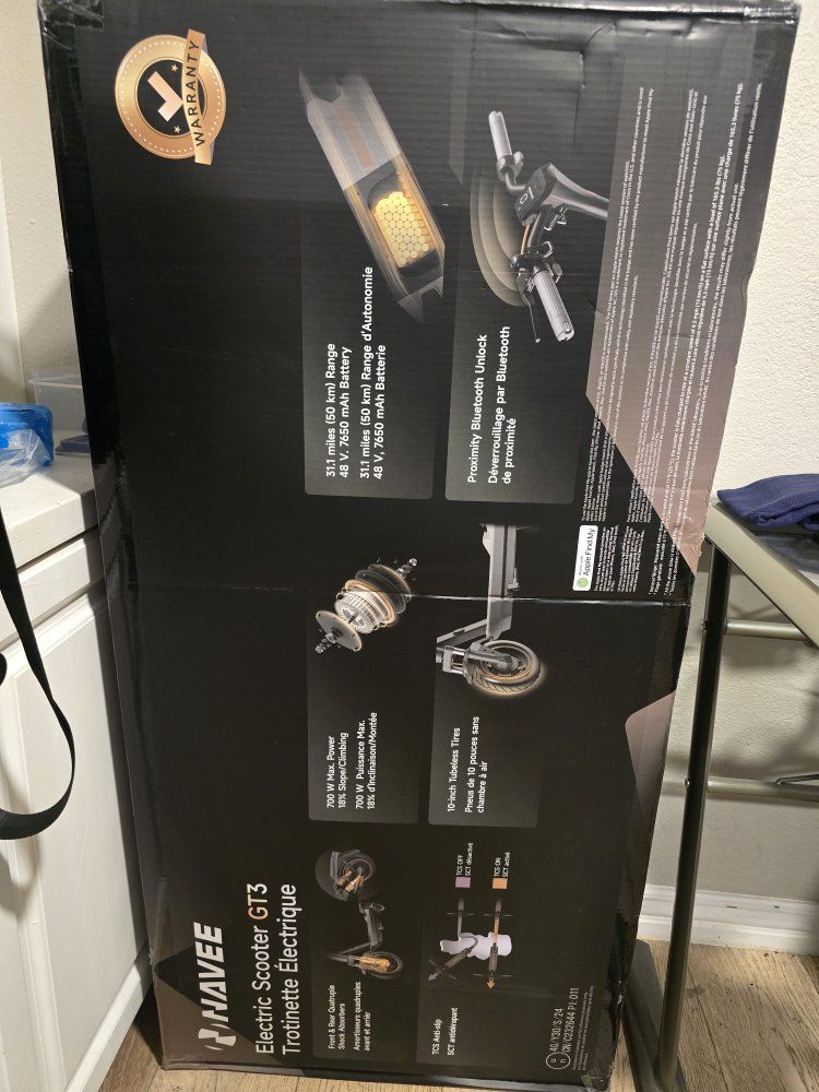 NAVEE GT3 Electric Scooter 700W Max Power 31 Mile Range 10-Inch Tubeless Tires