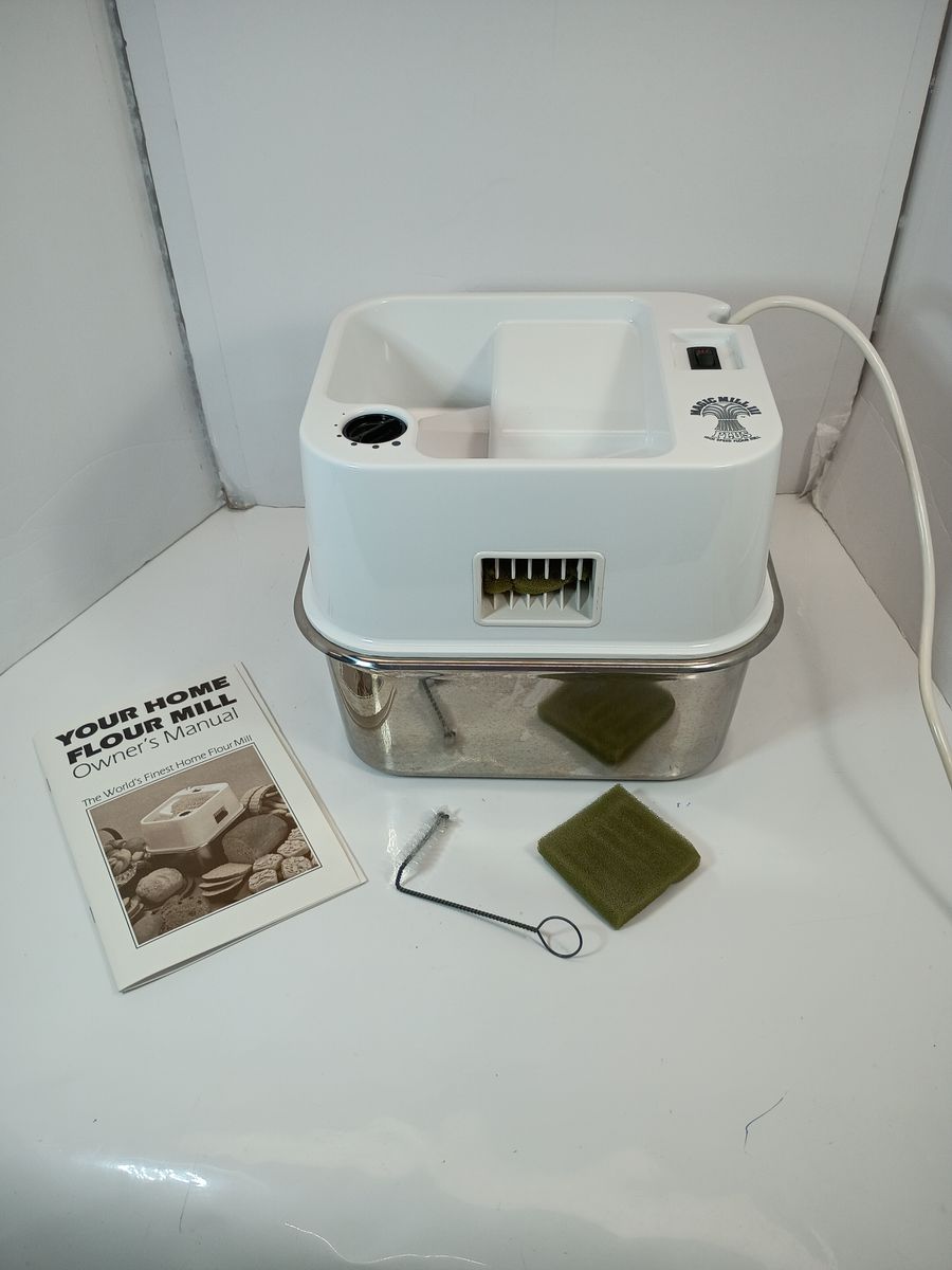 Magic Mill III Plus High Speed Mill Grinder Flour Wheat Grains Oats Working