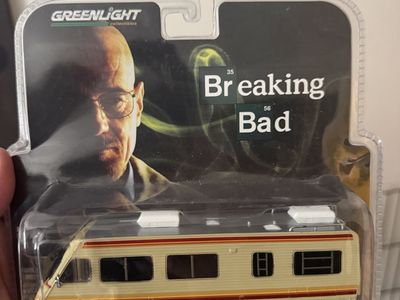 GreenLight Collectibles 1986 Fleetwood Bounder RV Die-Cast Model Breaking Bad Edition