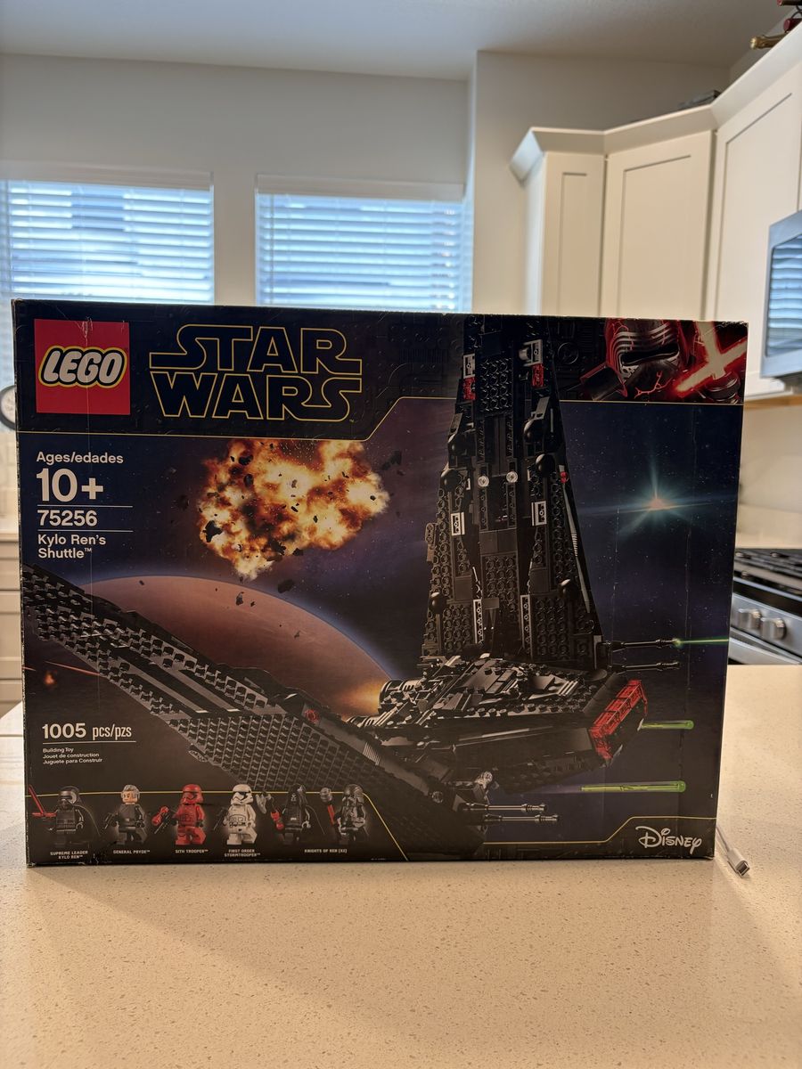 Lego Star Wars Kylo Ren’s Shuttle 75256 Complete with Box