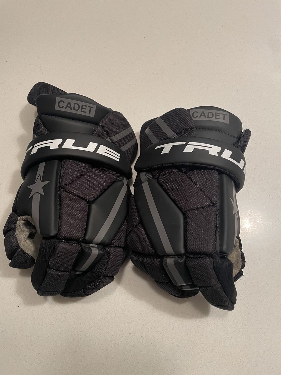 True Cadet Hockey Gloves Black Size Youth