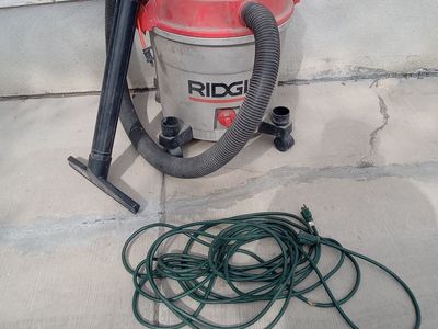 RIDGID 12 Gallon 4.25 Peak HP Wet/Dry Vacuum with Hose and Attachment