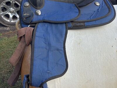 14 Inch Synthetic Saddle