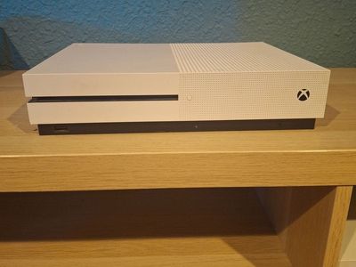 Xbox One S