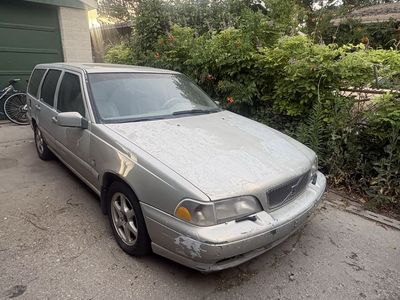 2000 Volvo V70 Base