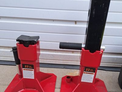 22 ton floor jacks