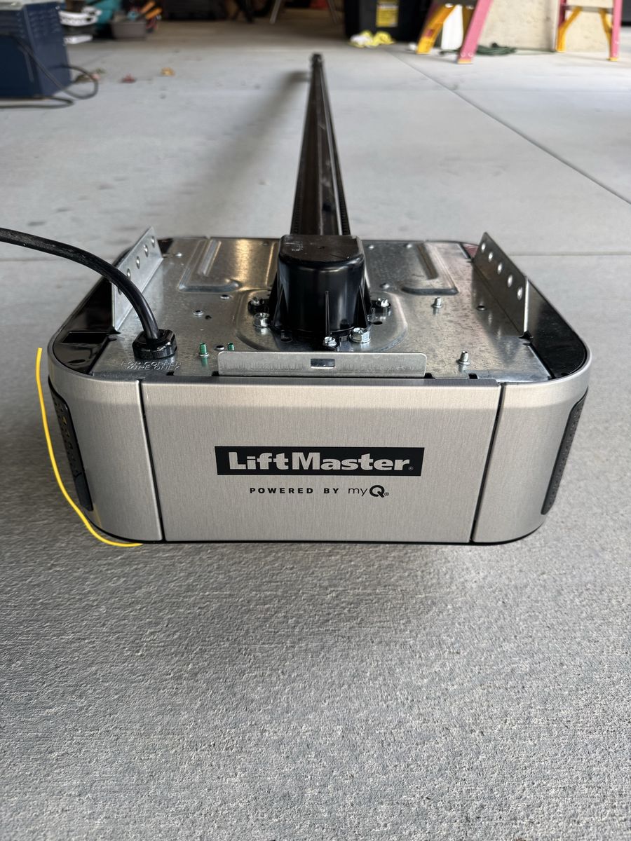 LiftMaster myQ Smart Garage Door Opener System with Remote & Wall Control-New