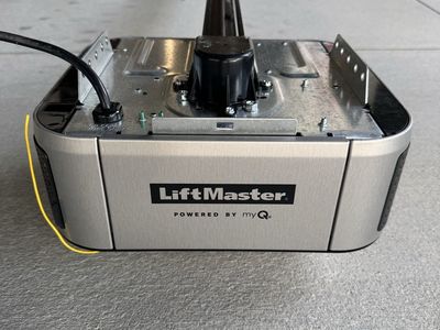 LiftMaster myQ Smart Garage Door Opener System with Remote & Wall Control-New