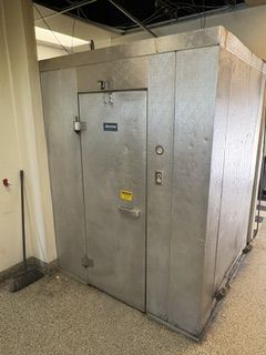 Walk in cooler