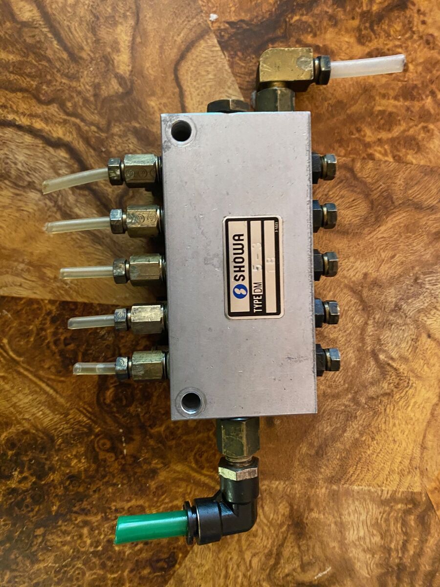 Showa DM5-3 Oil-Air Piston Distributor