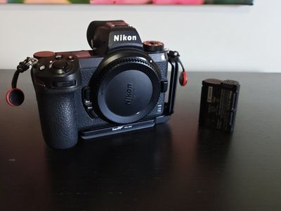 Nikon Z7II w/ extra battery, L-bracket - Lenses available