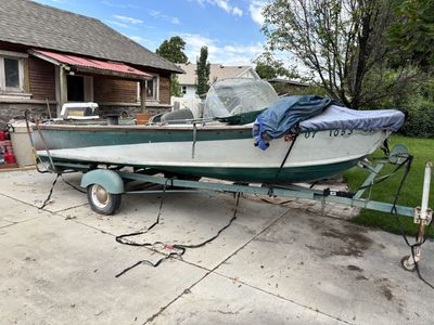 Aluminum boat