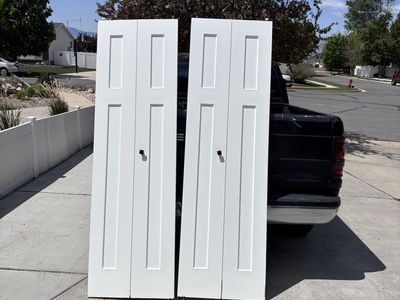 4 foot Bi-fold closet doors craftsman/shaker style.