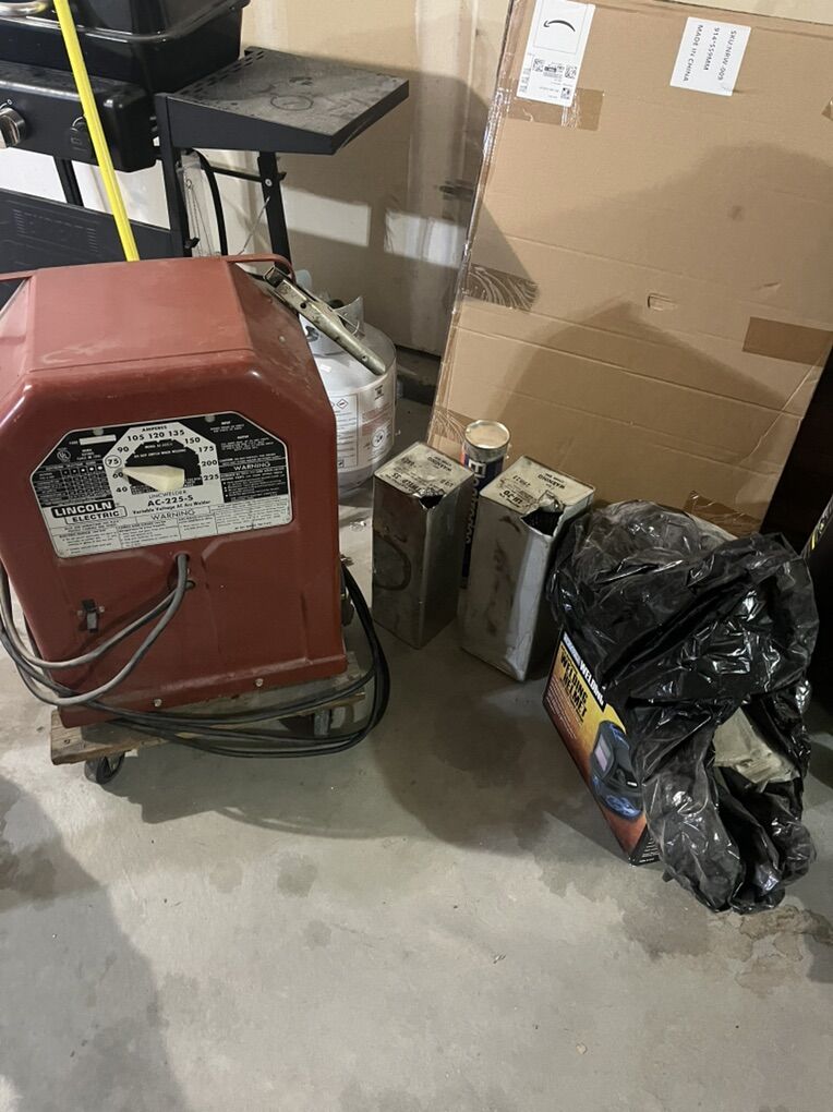 Lincoln AC-225-S Welder & Gear