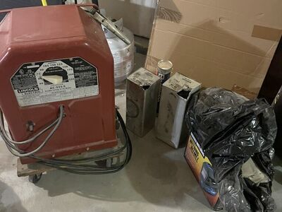 Lincoln AC-225-S Welder & Gear