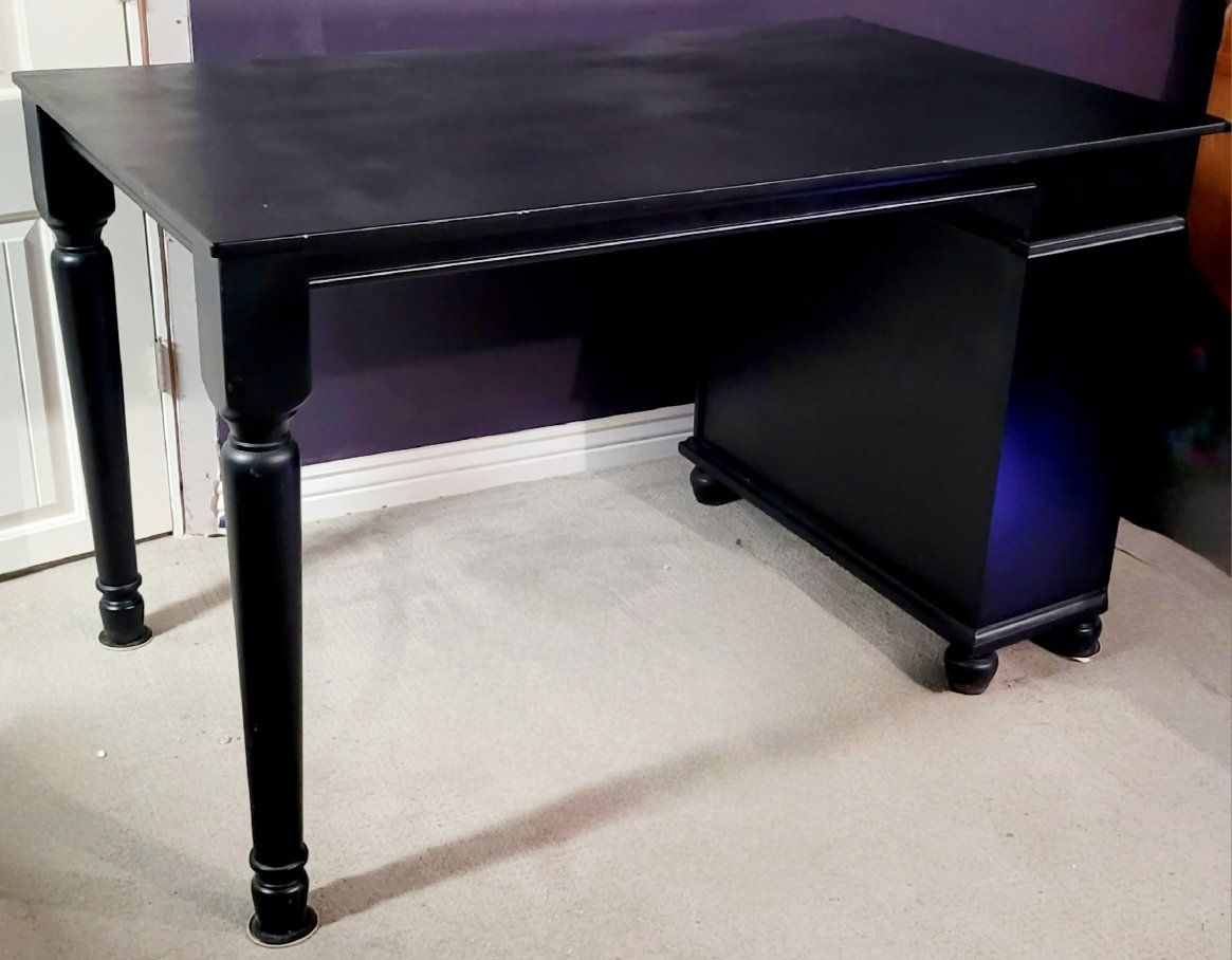 Table Custom w shelf $55