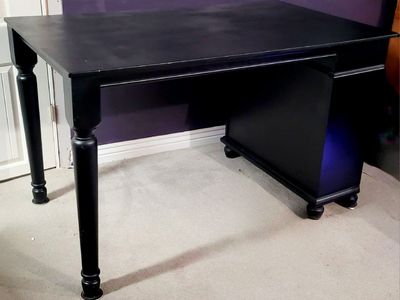 Table Custom w shelf $55