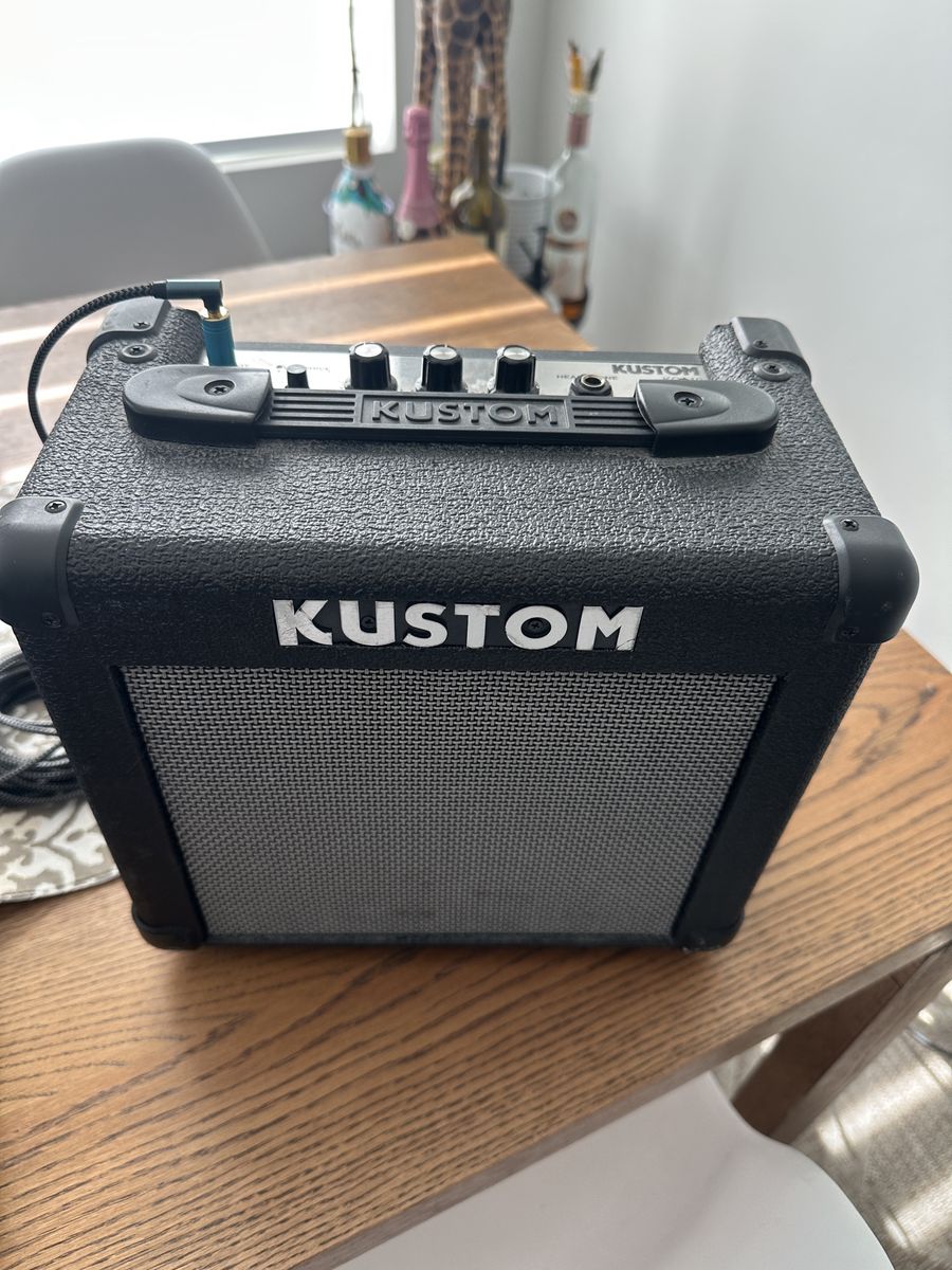 KUSTOM  mod KGA10 lead guitar amplifier good shape