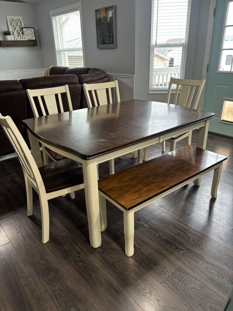 Kitchen Table, 4 Chairs, Bench