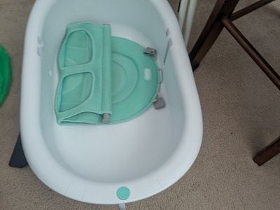 Frida Baby 4-in-1 Grow-with-Me Bath Tub with Support Sling - Mint/White
