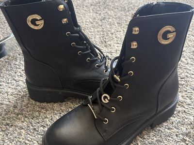 Guess Los Angeles Black Combat Boots Women's Size 11M Gold Hardware Logo New