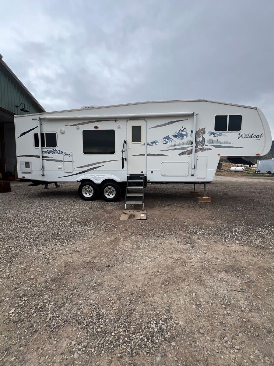 “Pending “2007 Forest River WildCat 28RK Fifth Wheel