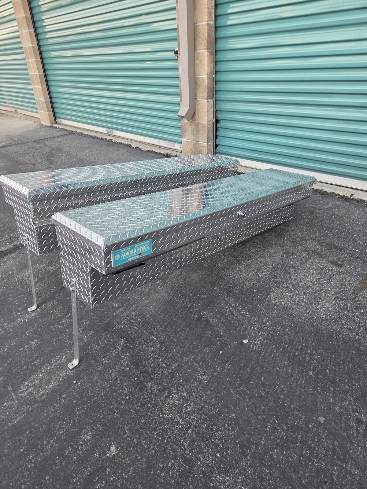 Truck tool boxes brand new never used/never mounted with keys 1000 for both