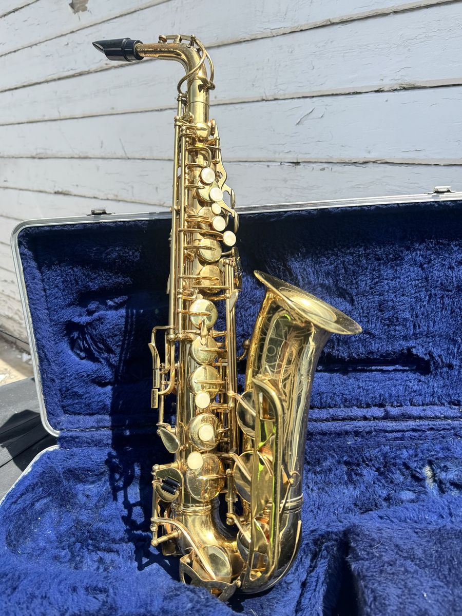 Vintage C.G. Conn 18M Alto Saxophone (1970)