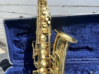 Vintage C.G. Conn 18M Alto Saxophone (1970)