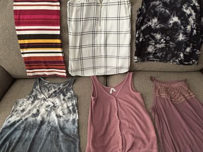 Teen/women Set of 6 Tank Tops XS