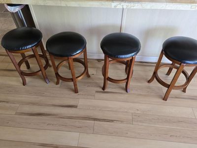 Swivel counter stools