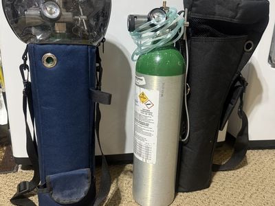 Portable Oxygen Tanks with Regulators and Carrying Bags Set (oxygen tank is empty)