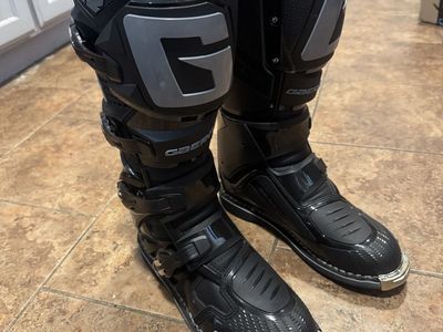 Gaerne SG-12 Boots Size 9.5 Mens Brand New