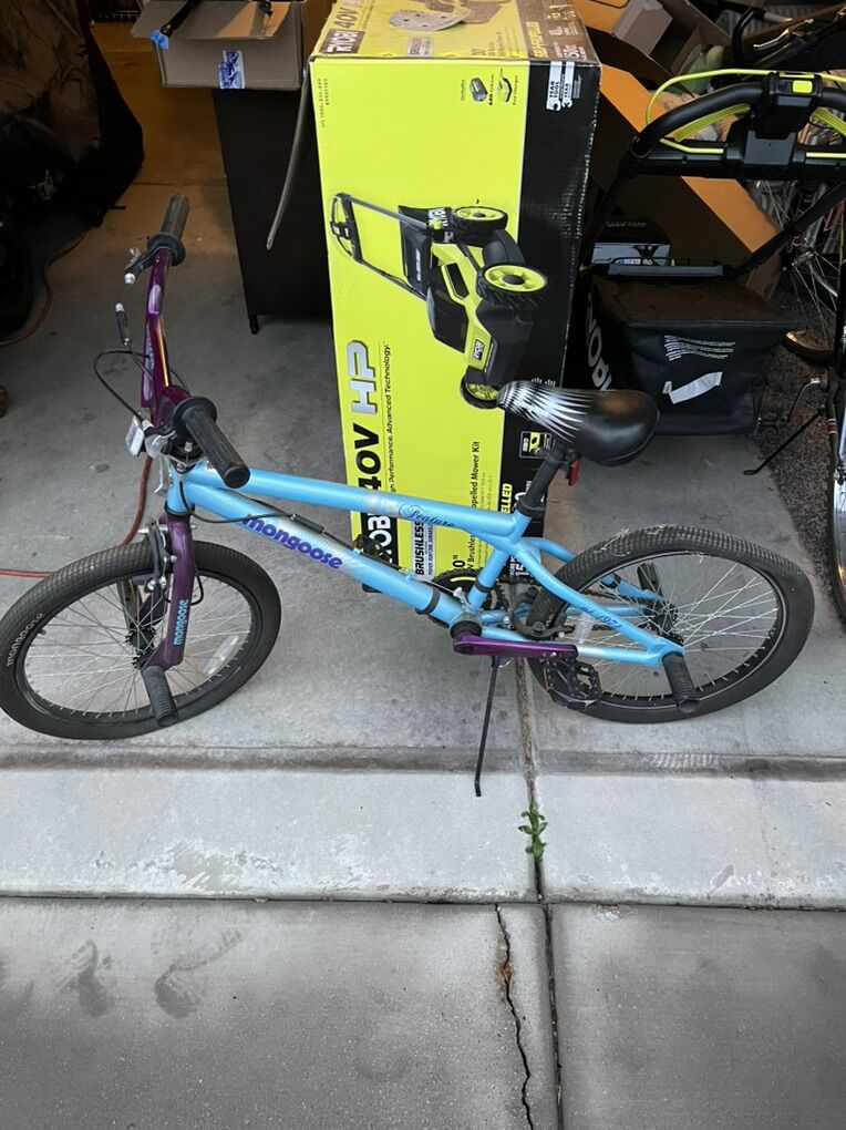 Mongoose BMX Bike With Pegs In Good Shape
