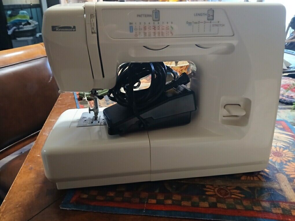 Kenmore Model 385.15516000 Sewing Machine W/Pedal