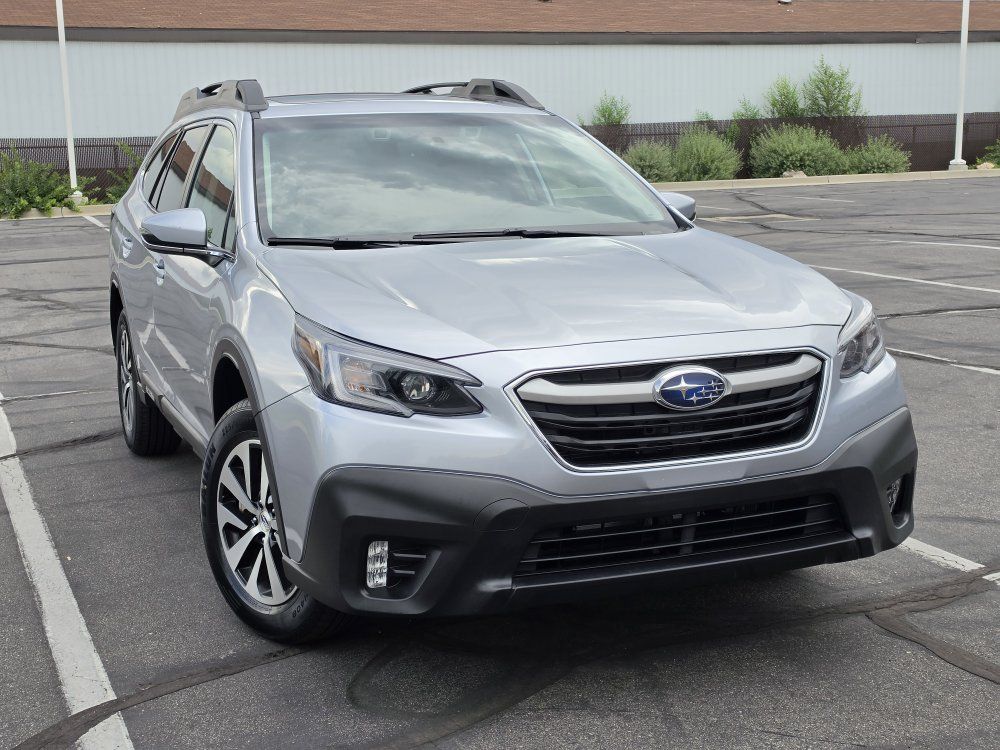 2022 Subaru Outback 2.5i Prem AWP/HK/Moon
